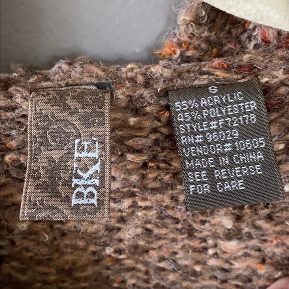 Buckle sweater - Picture 5 of 5